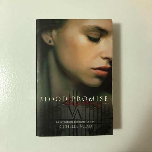 Richelle Mead Books Vampire Academy Shadow Kiss, Blood Promise & Bloodlines Lily - Picture 2 of 13